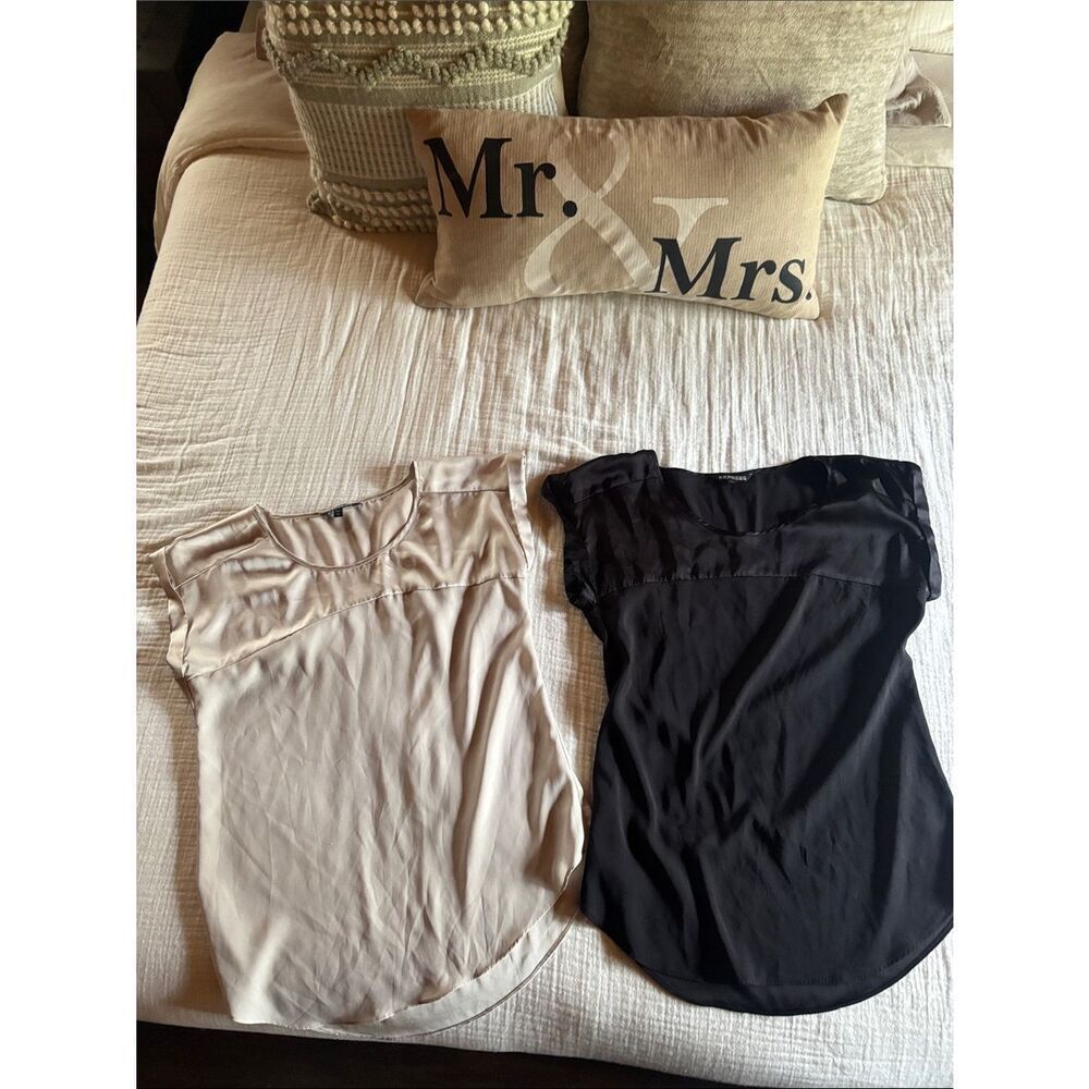 Express Scoop Neck Short Sleeve Tops in Black and Cream